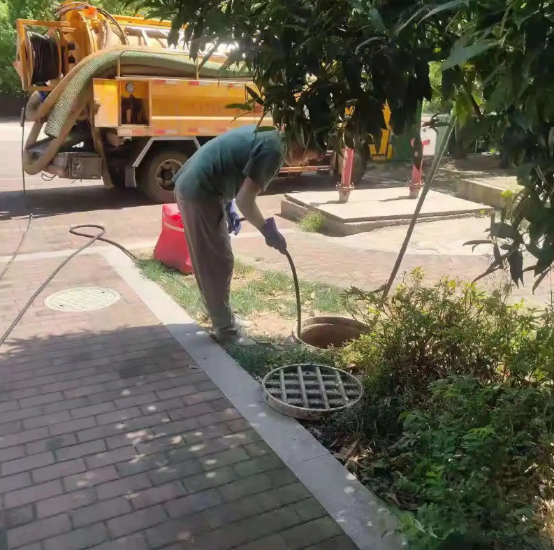 大化市政排污管道清淤疏通——专业团队，让您全程省心！